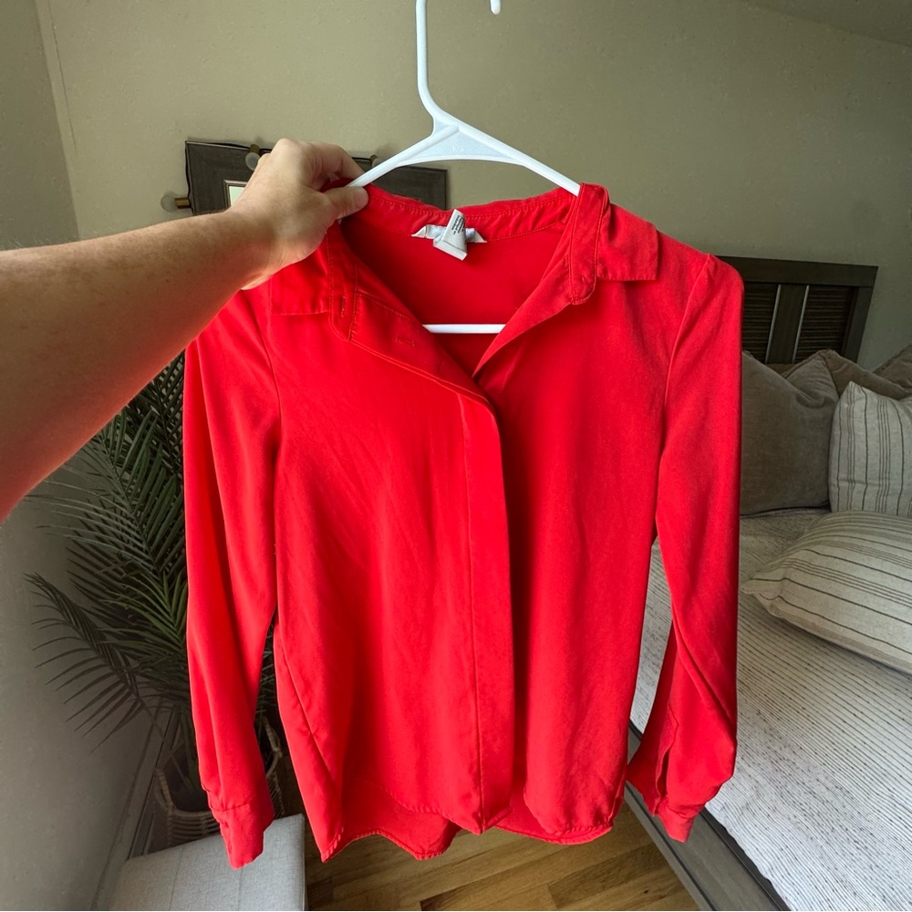 H&M Vibrant Red Long Sleeve Fitted Button Down Shirt
